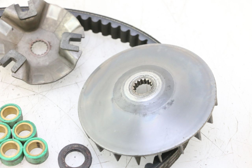 photo de VARIATORE YAMAHA YP MAJESTY 125 (2007 - 2010) - Dettagli dei punti di fissaggio