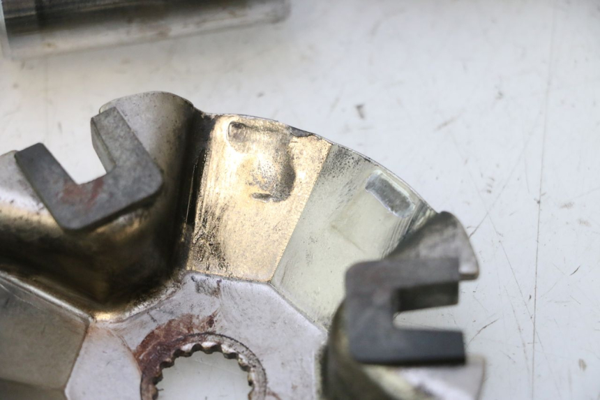 photo de VARIATORE YAMAHA YP MAJESTY 125 (2002 - 2006) - Stato della superficie e materiale