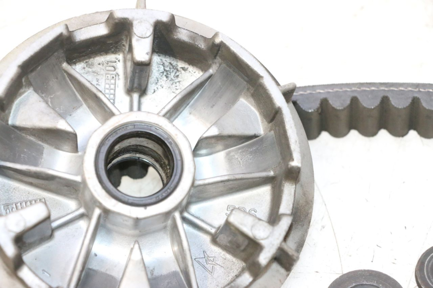 photo de VARIATORE YAMAHA YP MAJESTY 125 (2002 - 2006) - Focus sulla struttura