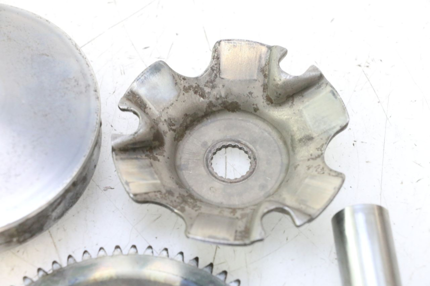 photo de VARIATORE PIAGGIO ZIP 2T 50 (2009 - 2019) - Dettagli dei punti di fissaggio