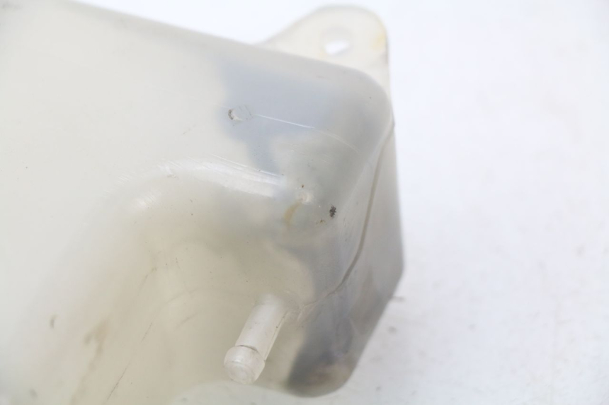 photo de Vaso di espansione SUZUKI BURGMAN 125 (2007 - 2014) - Zoom sullo stato d'uso