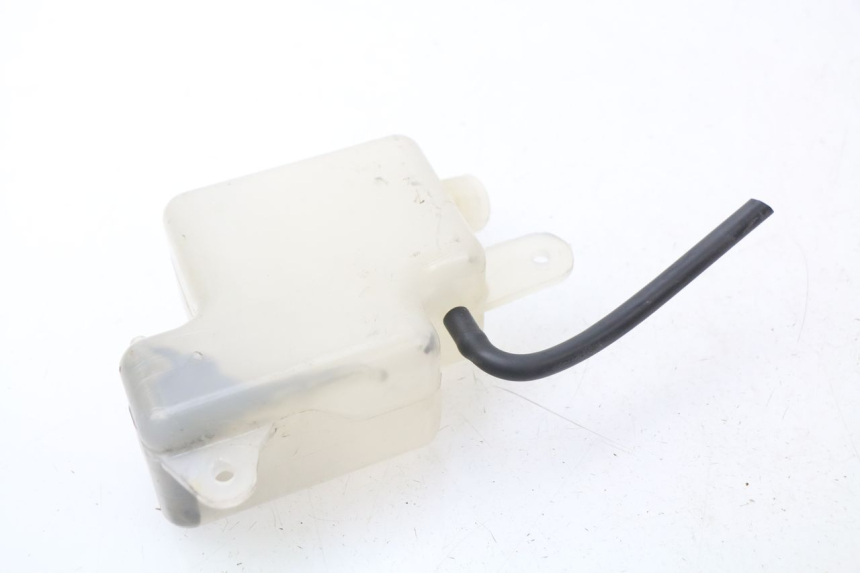 photo de Vaso di espansione SUZUKI BURGMAN 125 (2007 - 2014) - Altra angolazione