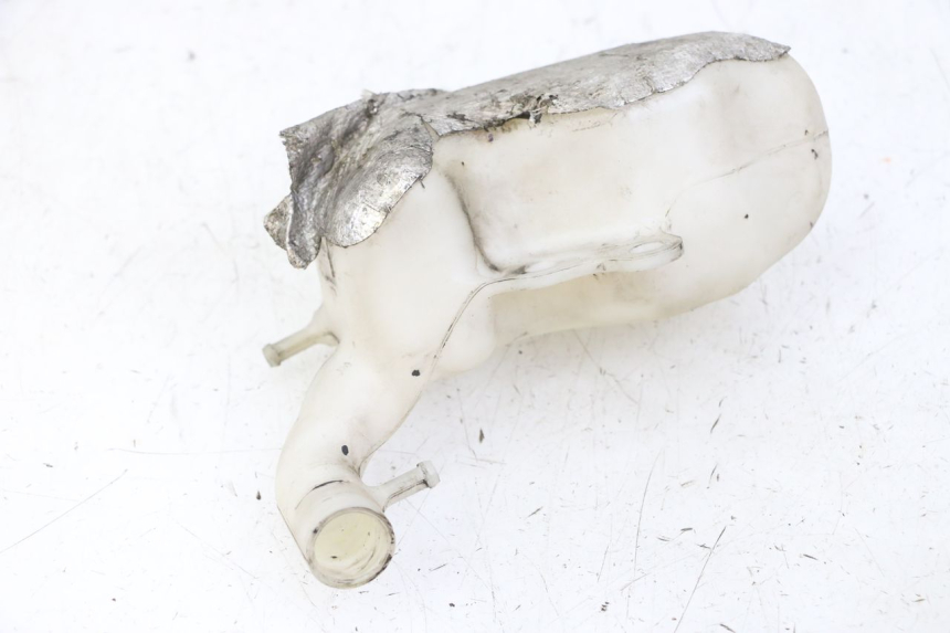 photo de VASO ESPANSIONE SUZUKI GSR 750 (2011 - 2017) - Primo piano tecnico