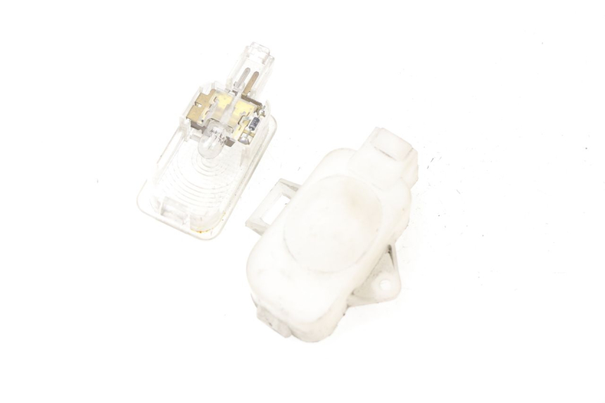 photo de FANALE DI POSIZIONE HONDA FES PANTHEON 125 (2003 - 2007) - Dettaglio del componente