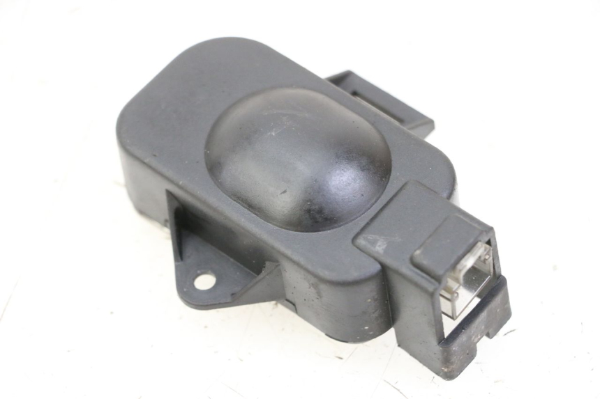 photo de FANALE DI POSIZIONE HONDA FES S-WING SWING ABS 125 (2007 - 2015) - Altra angolazione