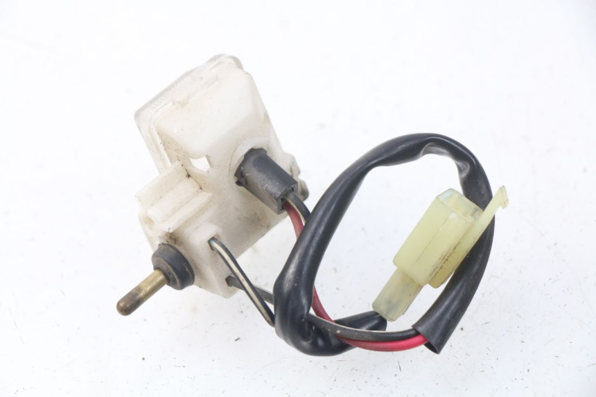 photo de FANALE DI POSIZIONE SUZUKI UC EPICURO 125 (1999 - 2003) - Zoom sullo stato d'uso