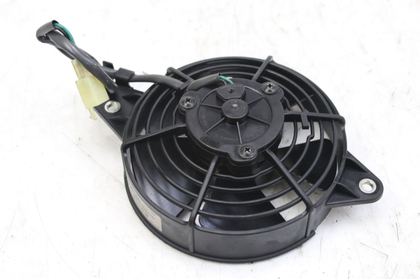 photo de VENTILATORE HONDA FES S-WING SWING ABS 125 (2007 - 2015) - Altra angolazione