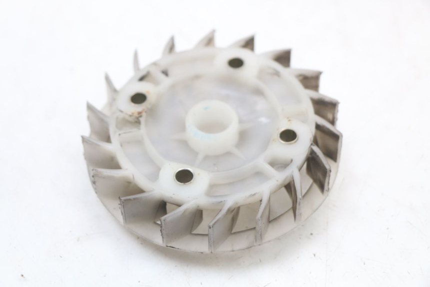 photo de VENTILATORE SYM FIDDLE 3 III 50 (2014 - 2020) - Zoom sullo stato d'uso