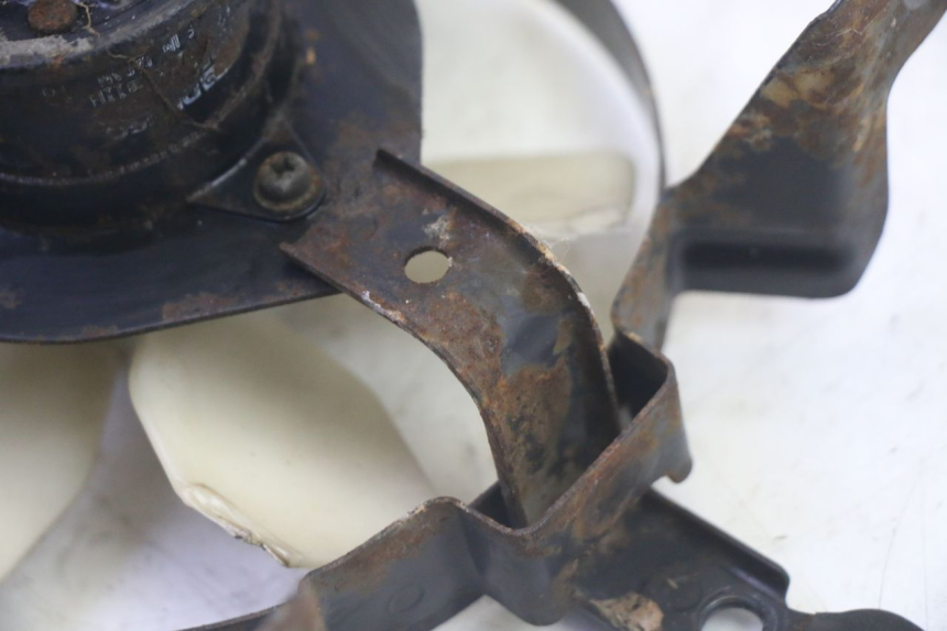 photo de VENTOLA KAWASAKI GPX R WARBIRD 600 (1988 - 1993) - Dettagli dei punti di fissaggio