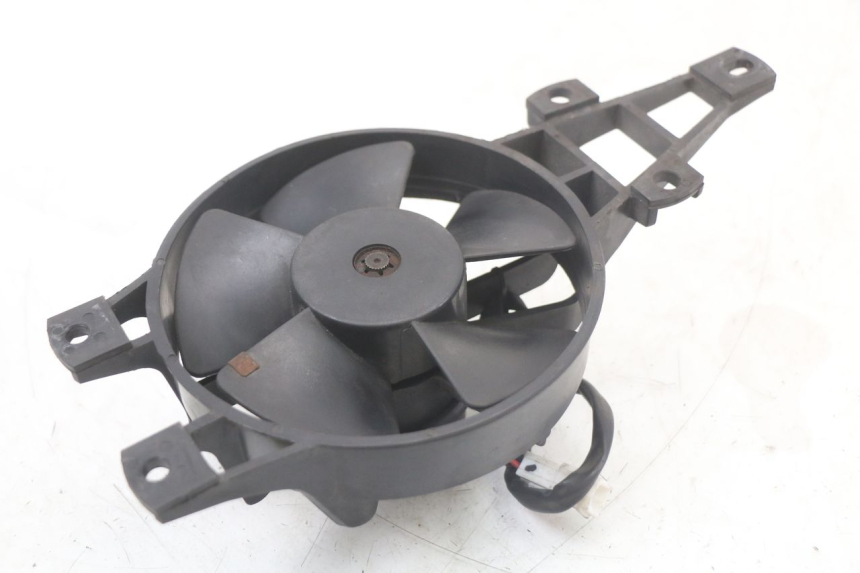 photo de VENTILATORE PIAGGIO MP3 LT 400 (2007 - 2012) - Zoom sullo stato d'uso