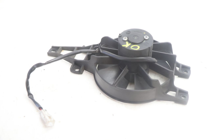 photo de VENTOLA PIAGGIO MP3 500 (2016 - 2018) - Altra angolazione