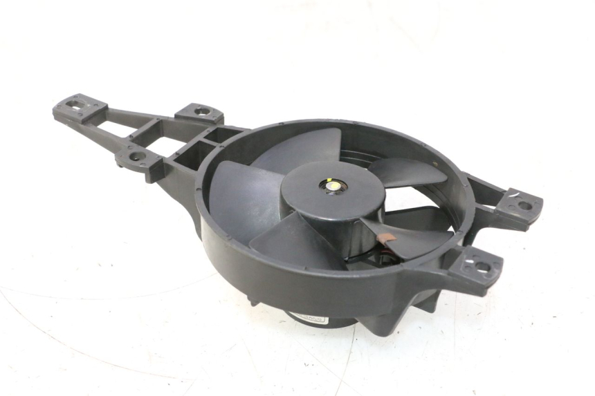 photo de VENTILATORE PIAGGIO MP3 500 (2011 - 2015) - Dettagli dei punti di fissaggio