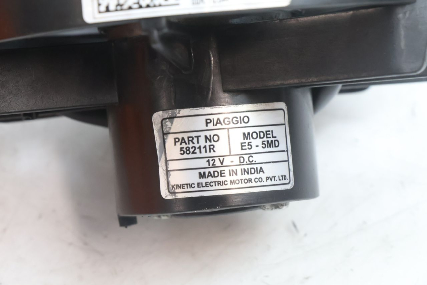photo de VENTOLA PIAGGIO MP3 500 (2016 - 2018) - Dettagli dei punti di fissaggio