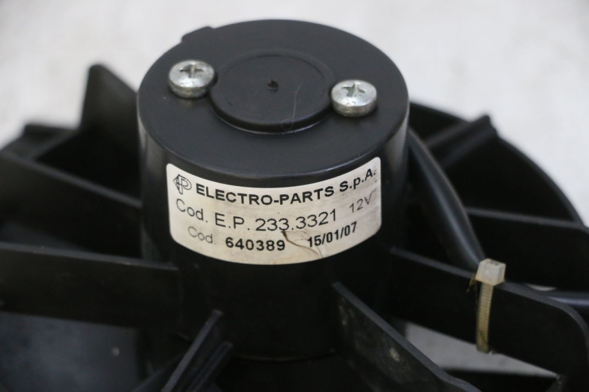 photo de VENTILATORE PIAGGIO MP3 125 (2006 - 2014) - Altra angolazione