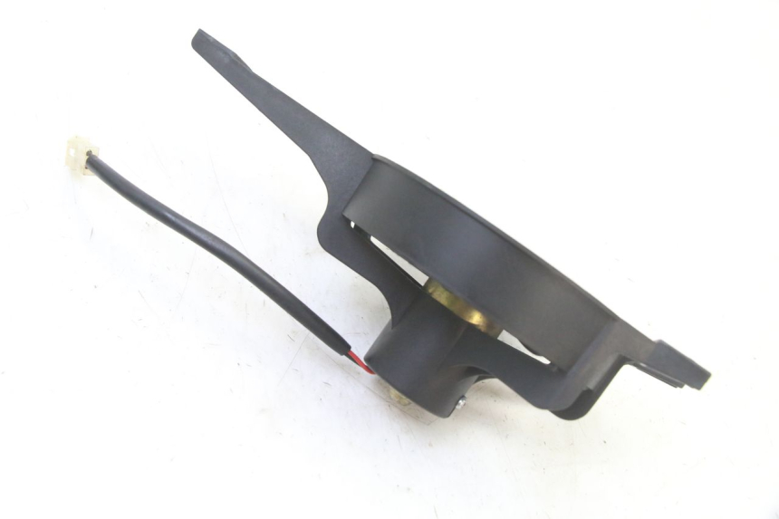 photo de VENTOLA PEUGEOT SATELIS 125 (2013 - 2018) - Zoom sullo stato d'uso