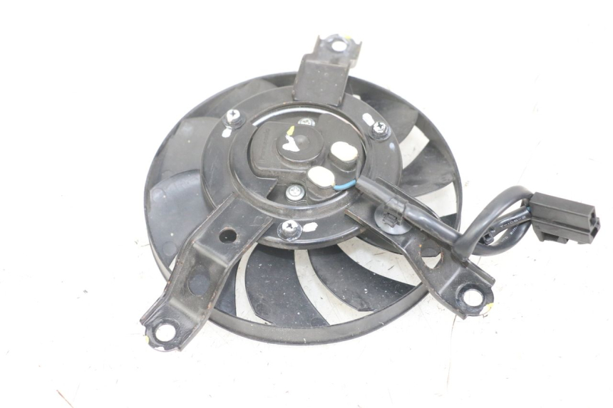 photo de VENTILATORE YAMAHA XMAX X-MAX ABS 125 (2017 - 2020) - Zoom sullo stato d'uso