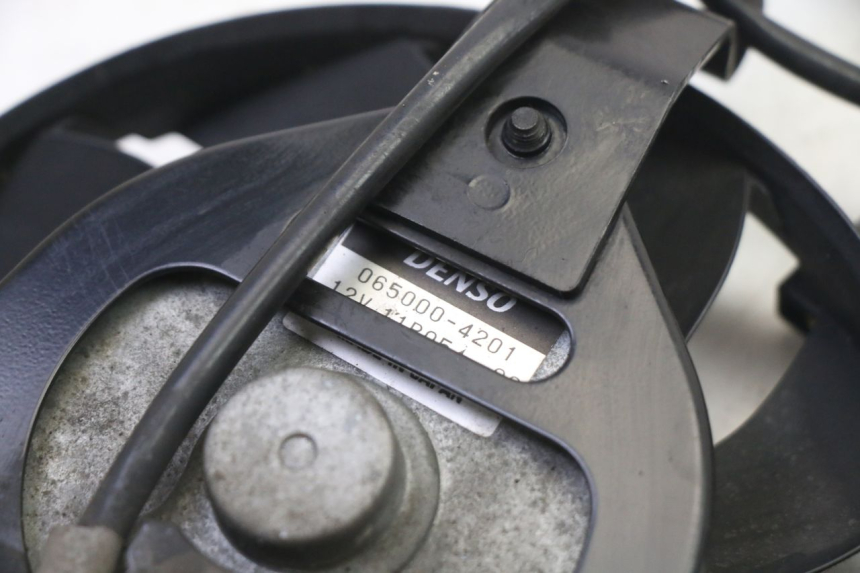 photo de VENTOLA YAMAHA XJ6 ABS 600 (2008 - 2016) - Vista d'insieme del prodotto