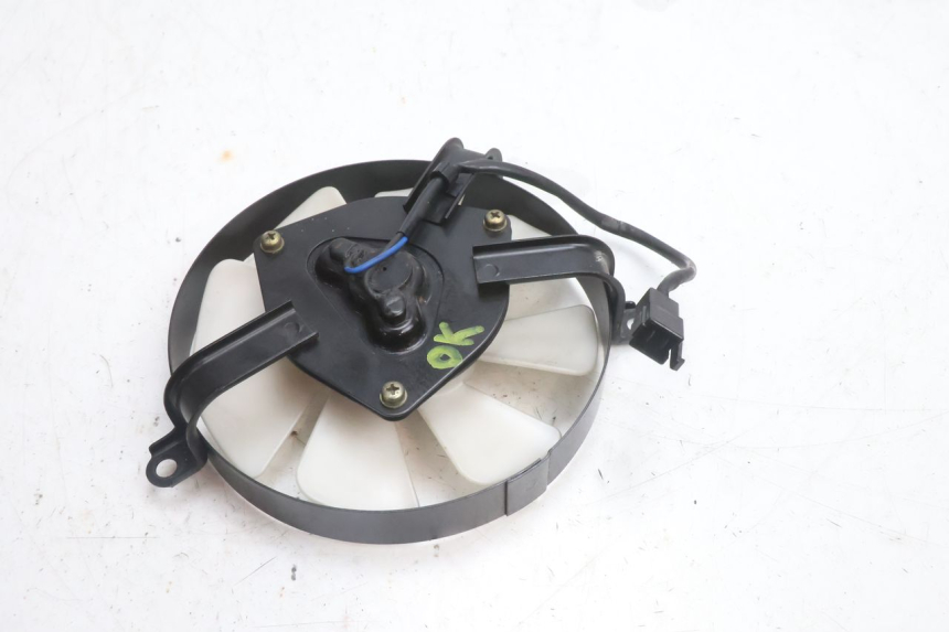 photo de VENTILATORE KAWASAKI ZZR 600 (1995 - 2004) - Zoom sullo stato d'uso