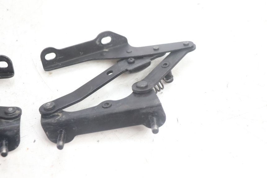 photo de AMMORTIZZATORE  SOTTOSELLA PIAGGIO MP3 125 (2006 - 2014) - Stato della superficie e materiale