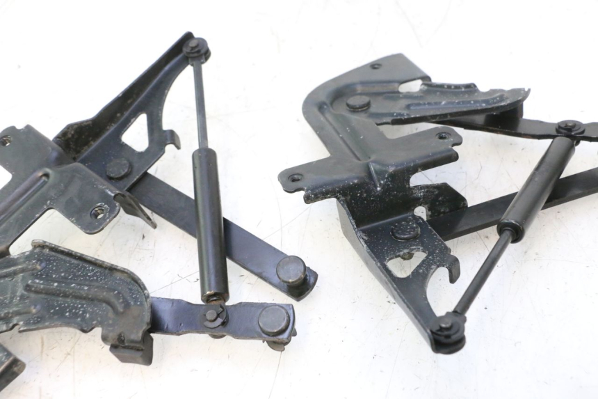 photo de AMMORTIZZATORE  SOTTOSELLA PEUGEOT SATELIS 125 (2013 - 2018) - Dettaglio del componente