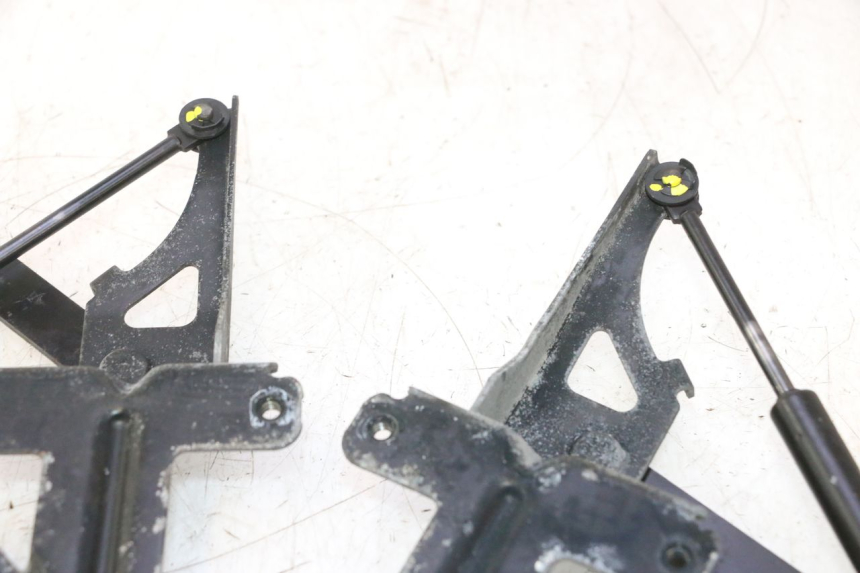 photo de AMMORTIZZATORE  SOTTOSELLA PEUGEOT SATELIS 125 (2006 - 2009) - Dettaglio del componente