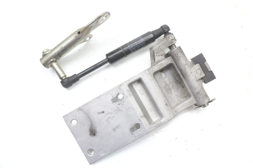 photo de AMMORTIZZATORE BAULE YAMAHA XMAX X-MAX ABS 125 (2017 - 2020) - Dettaglio del componente