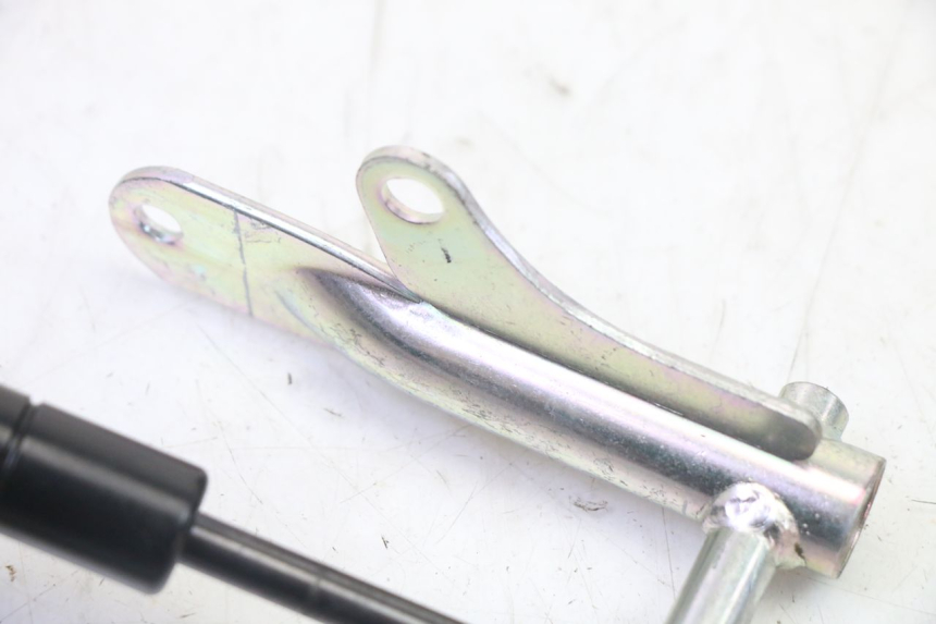 photo de AMMORTIZZATORE  SOTTOSELLA YAMAHA XMAX X-MAX 125 (2021 - 2025) - Altra angolazione