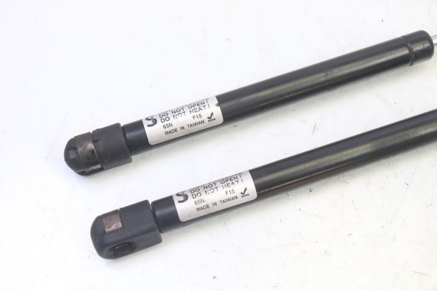 photo de AMMORTIZZATORE SELLA QUADRO 4 4D 350 (2015 - 2018) - Dettaglio del componente