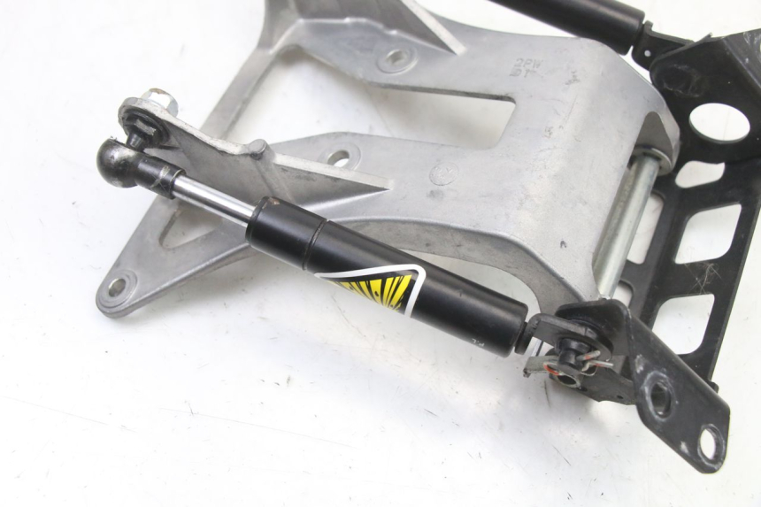photo de AMMORTIZZATORE SELLA YAMAHA YP T-MAX TMAX 530 (2017 - 2020) - Primo piano tecnico
