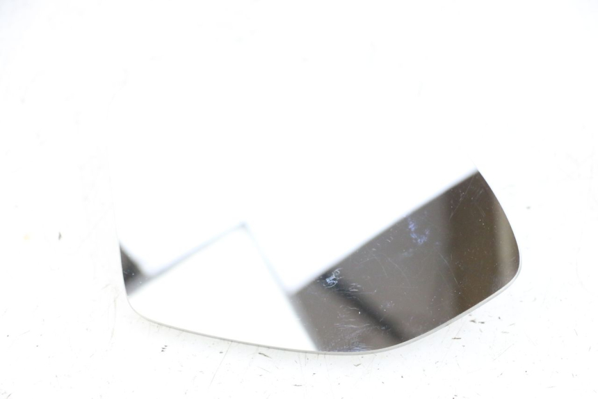 photo de VETRO SPECCHIO DESTRA PIAGGIO X9 EVOLUTION 125 (2003 - 2007) - Stato della superficie e materiale