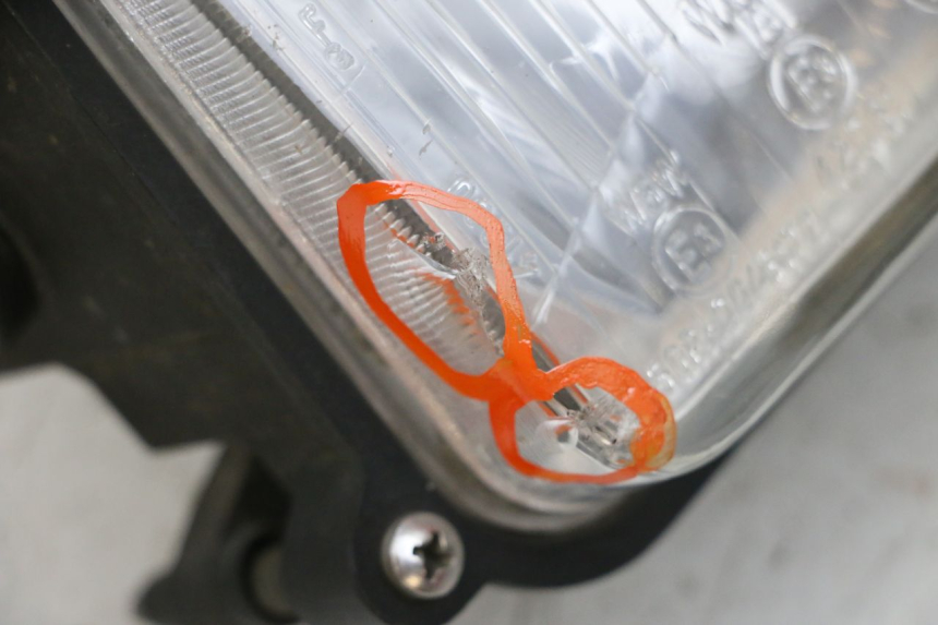 photo de VETRO FARO ANTERIORE CAGIVA SUPER CITY 125 (1992 - 1997) - Caratteristiche distintive