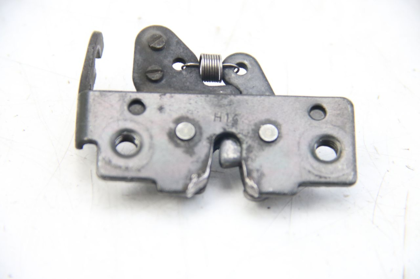 photo de SERRATURA SELLA PIAGGIO BEVERLY 125 (2010 - 2015) - Dettaglio del componente