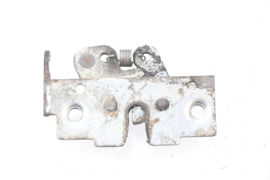 photo de SERRATURA SPORTELLO HONDA FES PANTHEON 125 (2003 - 2007) - Zoom sullo stato d'uso