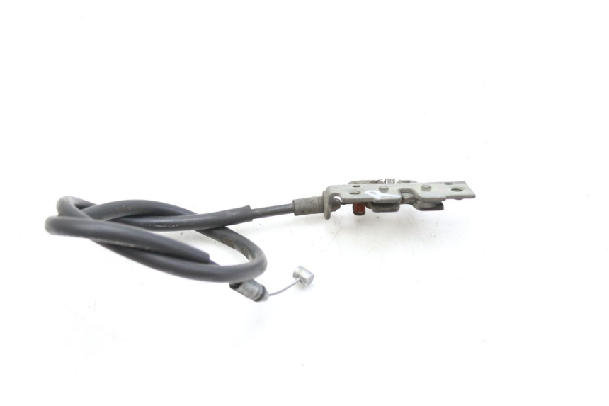 photo de SERRATURA SPORTELLO HONDA FES PANTHEON 125 (2003 - 2007) - Primo piano tecnico