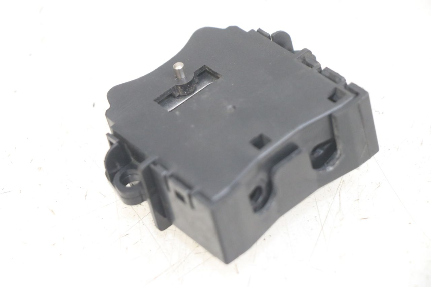 photo de SERRATURA SPORTELLO HONDA PCX (JF28) 125 (2009 - 2011) - Zoom sullo stato d'uso