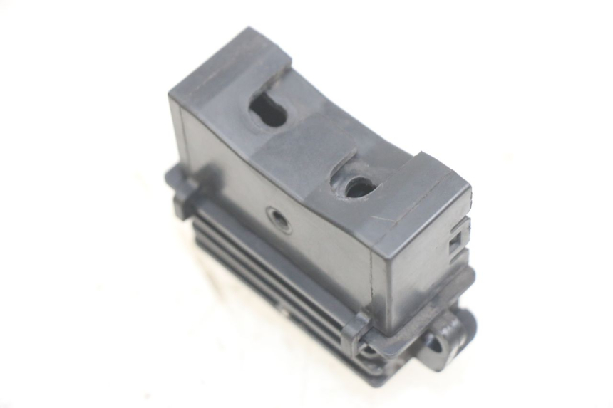 photo de SERRATURA SPORTELLO HONDA PCX (JF28) 125 (2009 - 2011) - Altra angolazione