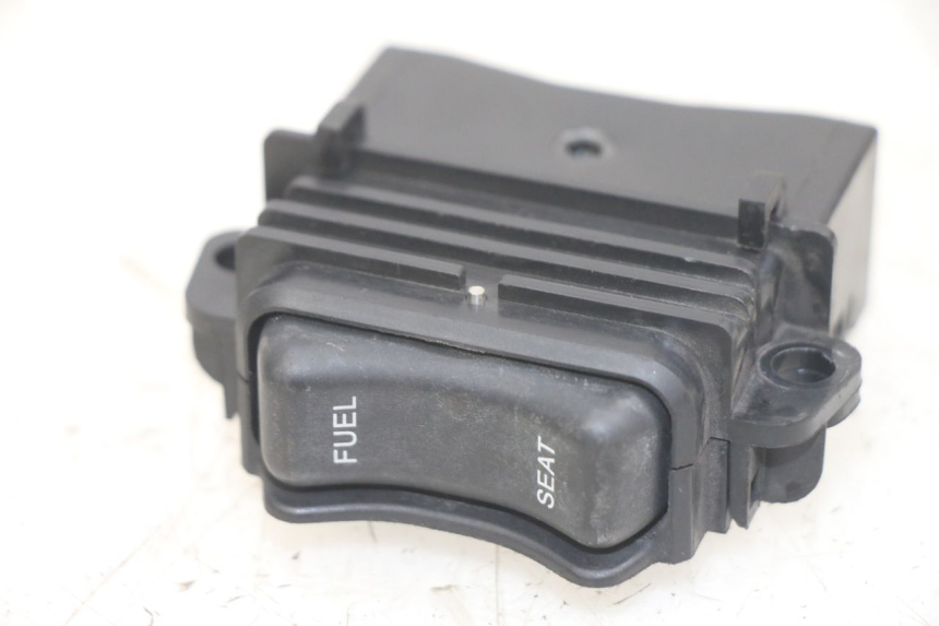 photo de SERRATURA SPORTELLO HONDA PCX (JF28) 125 (2009 - 2011) - Primo piano tecnico