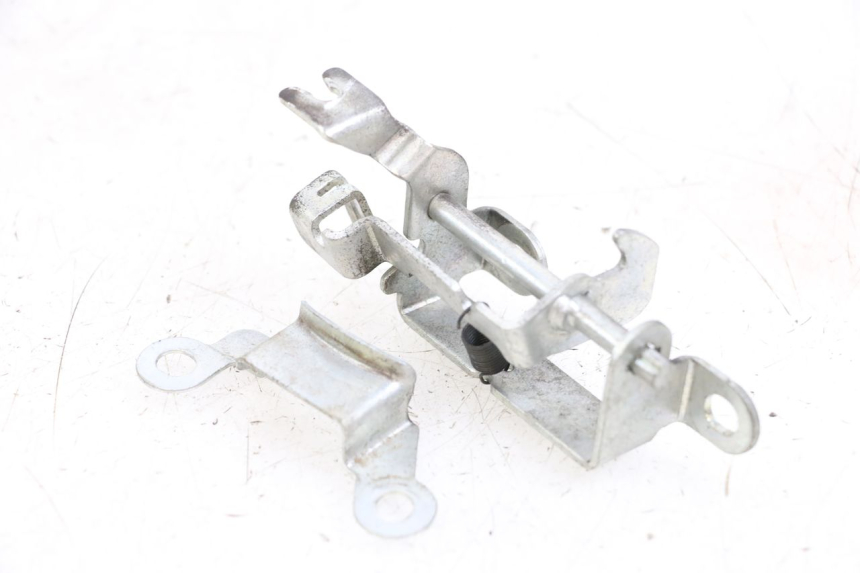 photo de SBLOCCO SPORTELLO HONDA PCX (JF47) 125 (2012 - 2013) - Dettaglio del componente