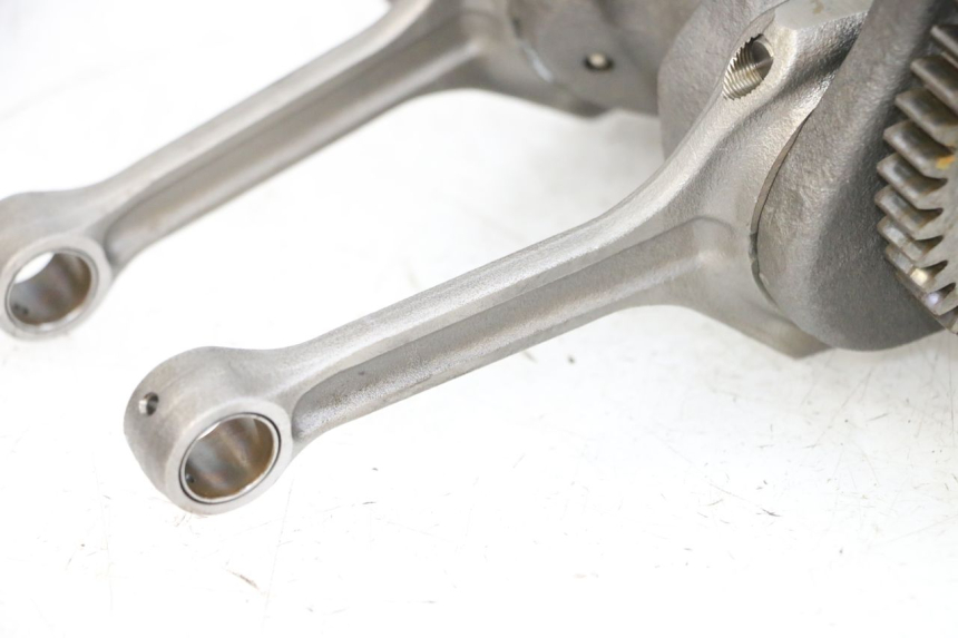 photo de ALBERO MOTORE SUZUKI BURGMAN 650 (2013 - 2020) - Marcature e riferimenti originali