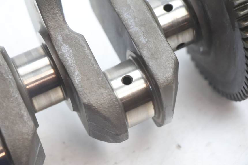 photo de ALBERO MOTORE YAMAHA FJR 1300 (2001 - 2005) - Dettagli dei punti di fissaggio