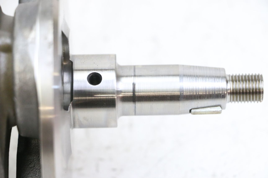 photo de ALBERO MOTORE PIAGGIO VESPA LX 150 (2005 - 2013) - Dettagli dei punti di fissaggio