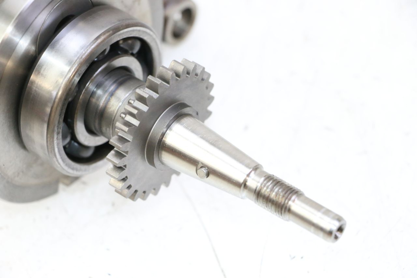 photo de ALBERO MOTORE PEUGEOT SATELIS 125 (2010 - 2012) - Dettagli dei punti di fissaggio