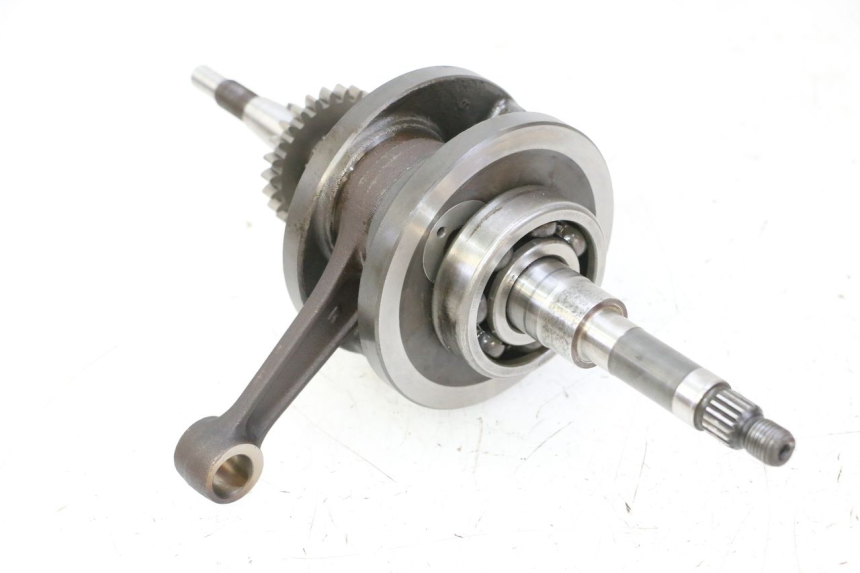 photo de ALBERO MOTORE PEUGEOT SATELIS 125 (2006 - 2009) - Dettagli dei punti di fissaggio