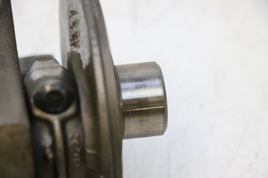 photo de ALBERO MOTORE YAMAHA YZF R GENESIS 750 (1993 - 1998) - Dettagli dei punti di fissaggio