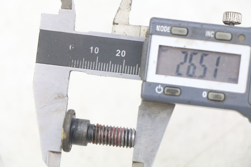 photo de VIS DISCO DEL FRENO KYMCO AGILITY 16+ 4T 50 (2018 - 2023) - Zoom sullo stato d'uso