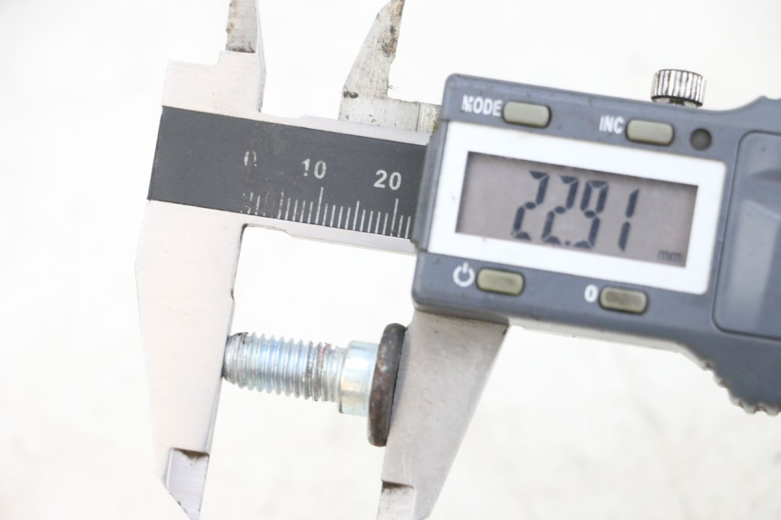 photo de BULLONE DEL DISCO DEL FRENO HYOSUNG GV AQUILA 125 (2000 - 2009) - Dettaglio del componente