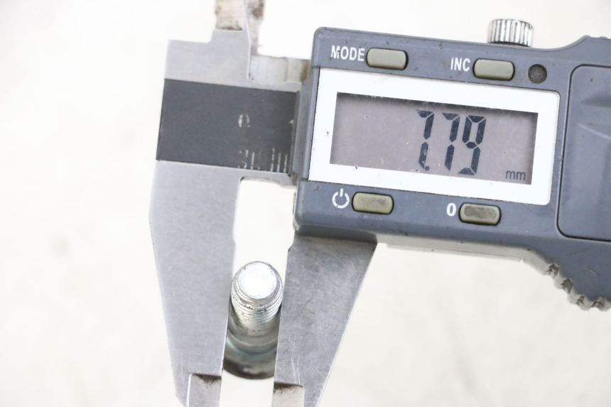 photo de BULLONE DEL DISCO DEL FRENO HYOSUNG GV AQUILA 125 (2000 - 2009) - Zoom sullo stato d'uso