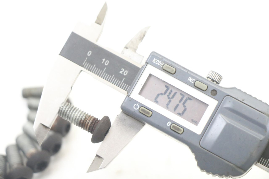 photo de BULLONE DEL DISCO DEL FRENO BMW C1 125 (2000 - 2003) - Primo piano tecnico