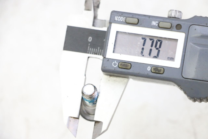 photo de BULLONE DEL DISCO DEL FRENO SUZUKI BURGMAN 125 (2007 - 2014) - Altra angolazione