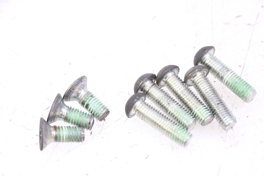 photo de BULLONE DEL DISCO DEL FRENO PEUGEOT CITYSTAR 50 (2013 - 2017) - Dettaglio del componente